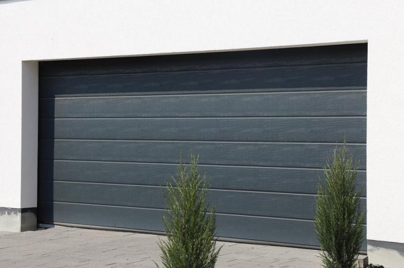 Une porte de garage sectionnelle est-elle un bon choix &agrave; Chamali&egrave;res ?