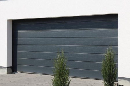 Une porte de garage sectionnelle est-elle un bon choix &agrave; Chamali&egrave;res ?